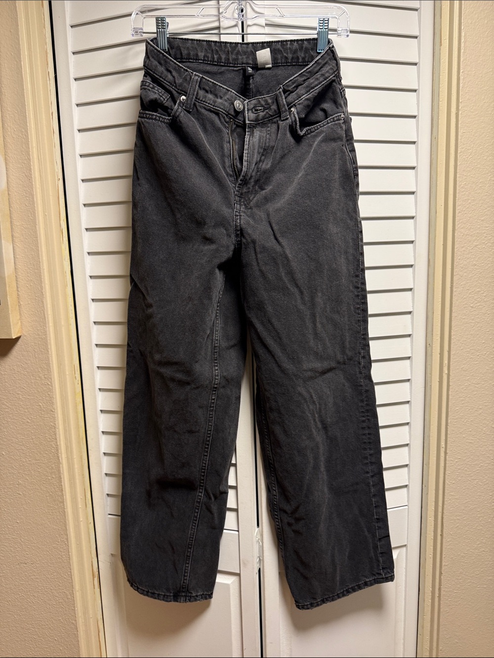 H&M Black Straight-Leg Jeans